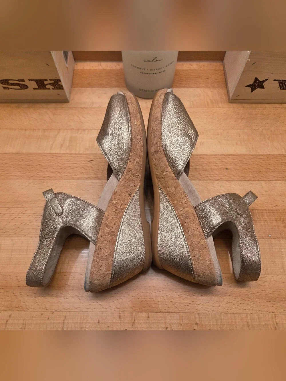 Dansko Charlotte Wedge Sandals Gold Crinkle Leather Women's Size 42